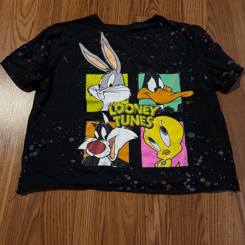 Looney Tunes Women's Black Cropped Graphic T-Shirt Size M Bugs Bunny Tweety‎